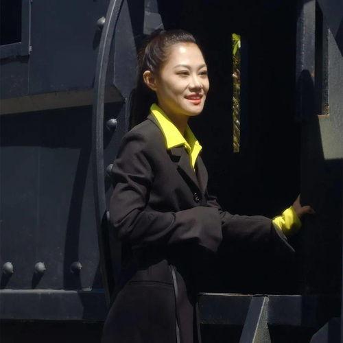 梦然是网红歌手吗,从网红歌手到音乐新星的蜕变之路