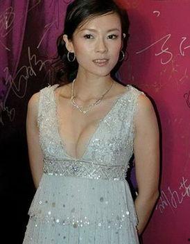 女明星的胸部排行榜,盘点性感女神们的傲人曲线