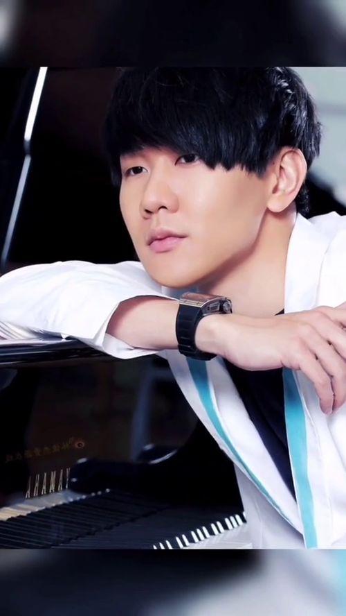 背得小说明星,揭秘小说中的明星传奇人生